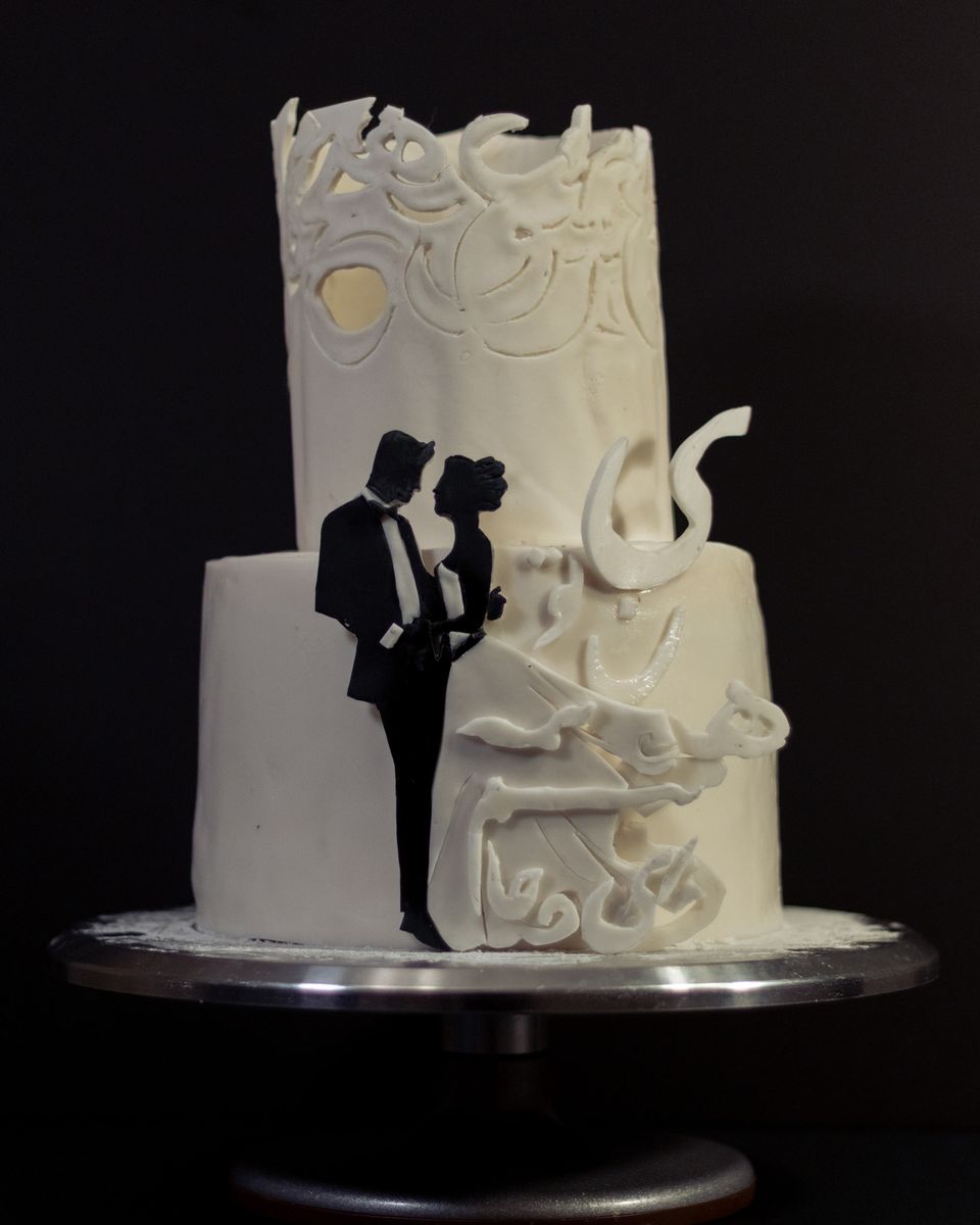 Wedding couple silhouette